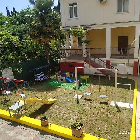 Бестужевский Дворик Gagra Extérieur photo