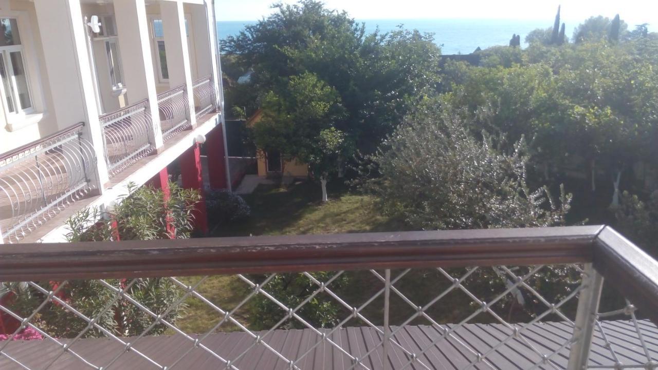 Бестужевский Дворик Gagra Extérieur photo
