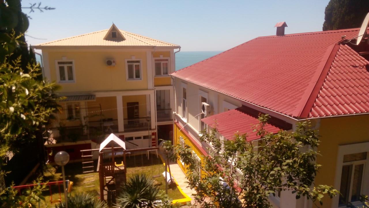 Бестужевский Дворик Gagra Extérieur photo