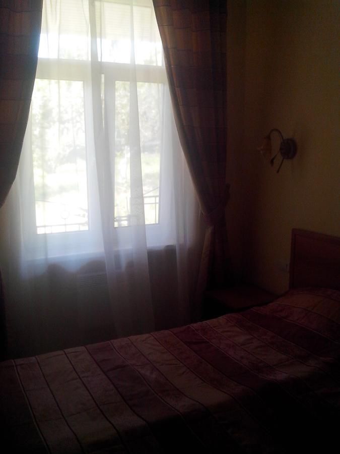 Бестужевский Дворик Gagra Extérieur photo