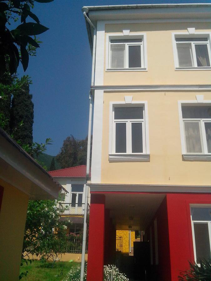 Бестужевский Дворик Gagra Extérieur photo