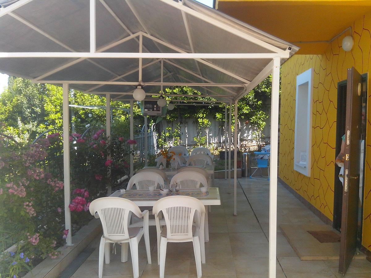 Бестужевский Дворик Gagra Extérieur photo